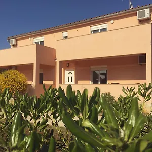 https://sunny-rock-volme-apartments.in-istria.net